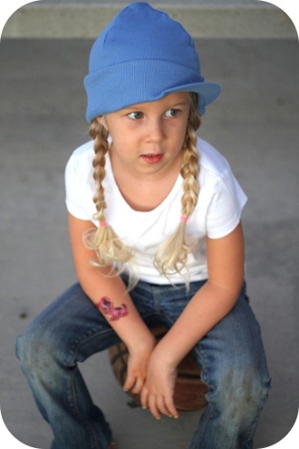 Snowboarder Blue Lagoon girl
