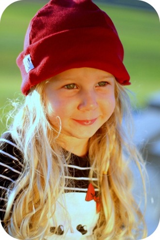 Snowboarder Radical Red girl