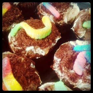 worm cupcakes