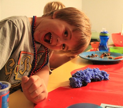 Back to school feast table play