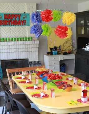 Angry Bird Birthday Party table setting