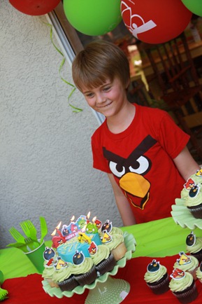 Angry Bird Birthday Party cake